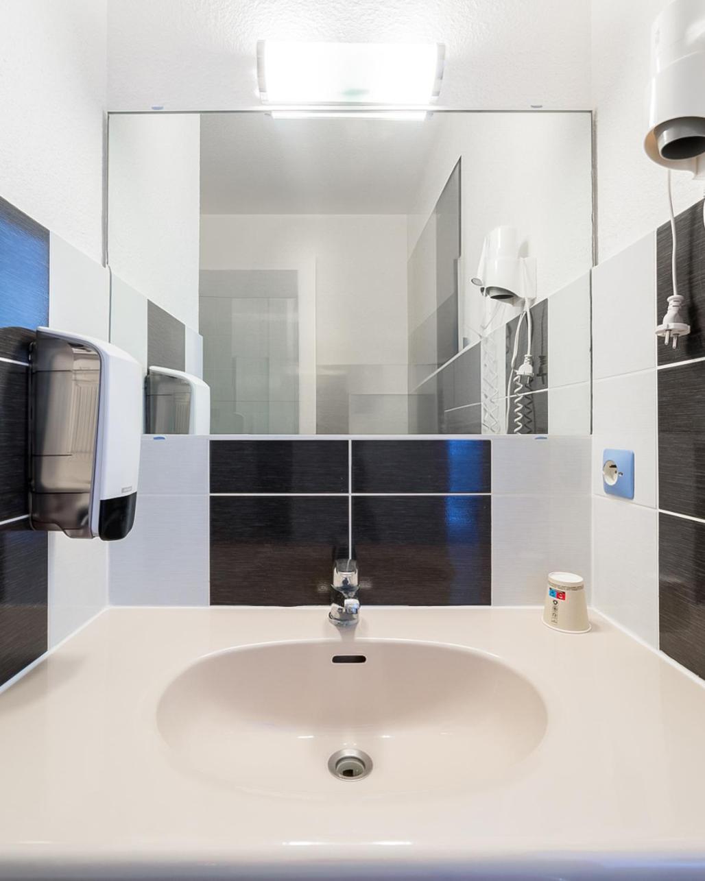 Hotel Lapeyronie Montpellier Eksteriør billede